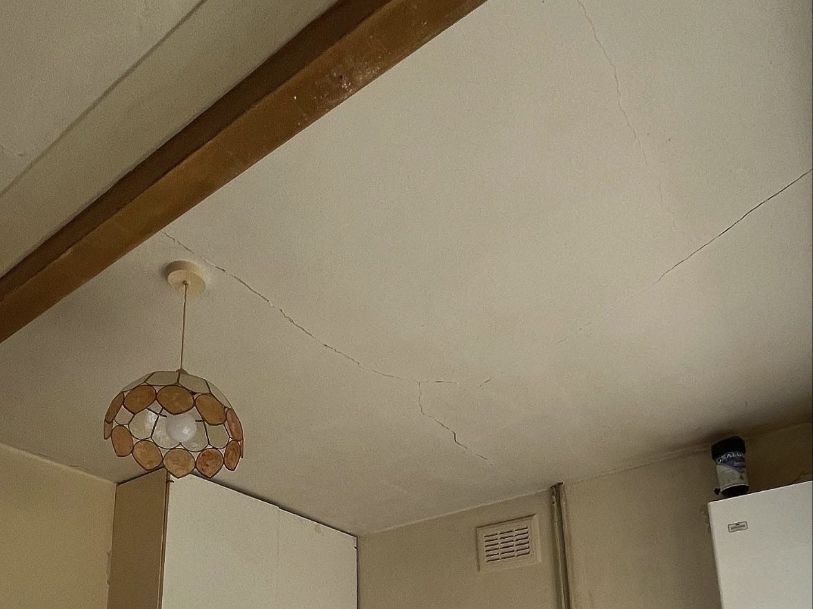 Kitchen beam before