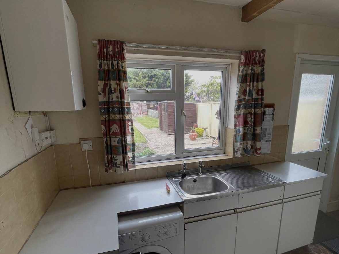Kitchen before refresh